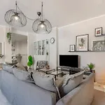 5 Seconds To The Apartamento